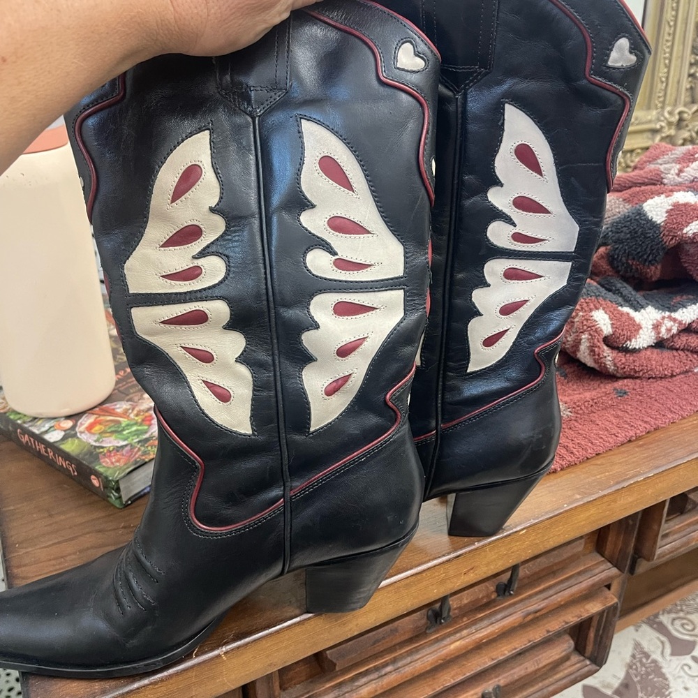 Nine West Black and Cream Heeled Boots